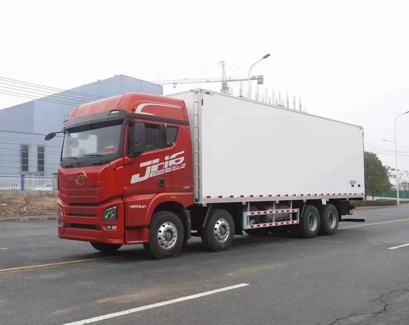 國(guó)六解放JH6前四后八9.5米冷藏車