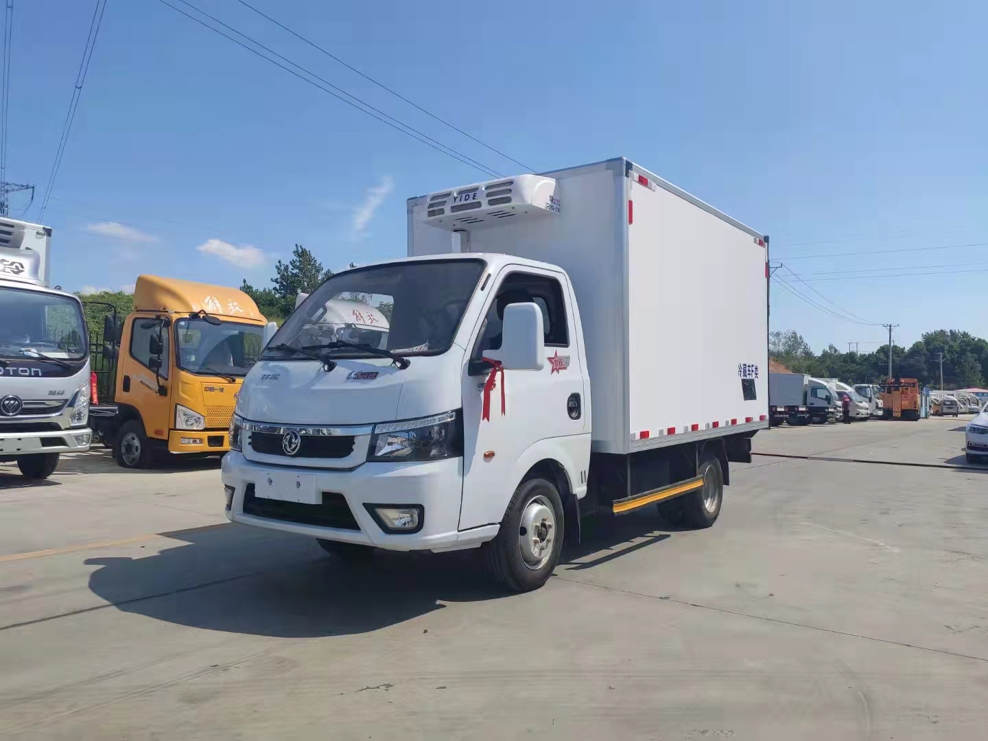 國六東風逸途3.2米柴油冷藏車